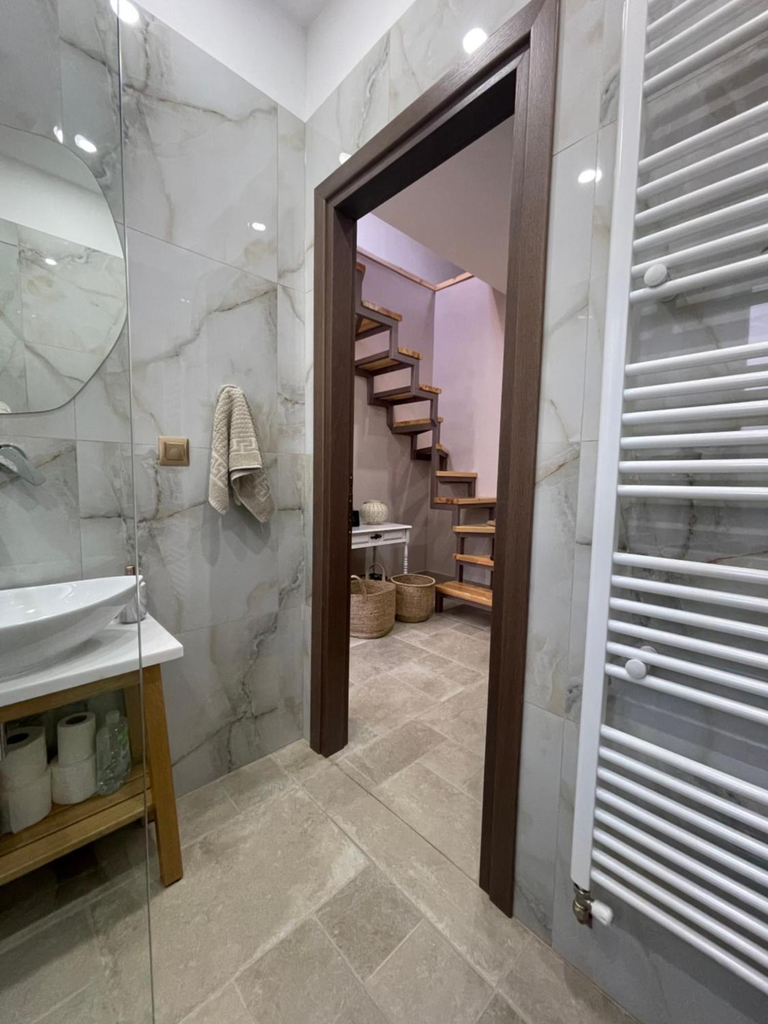 Estia Alternative Apartment Drama Luaran gambar