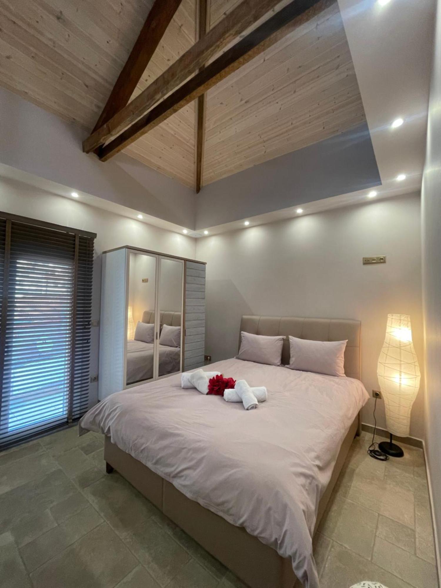 Estia Alternative Apartment Drama Luaran gambar